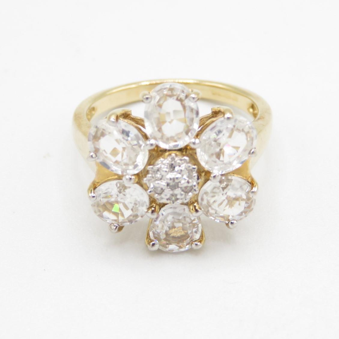 HM 9ct gold dress ring with white CZ stones in flower design (4.7g) Size N