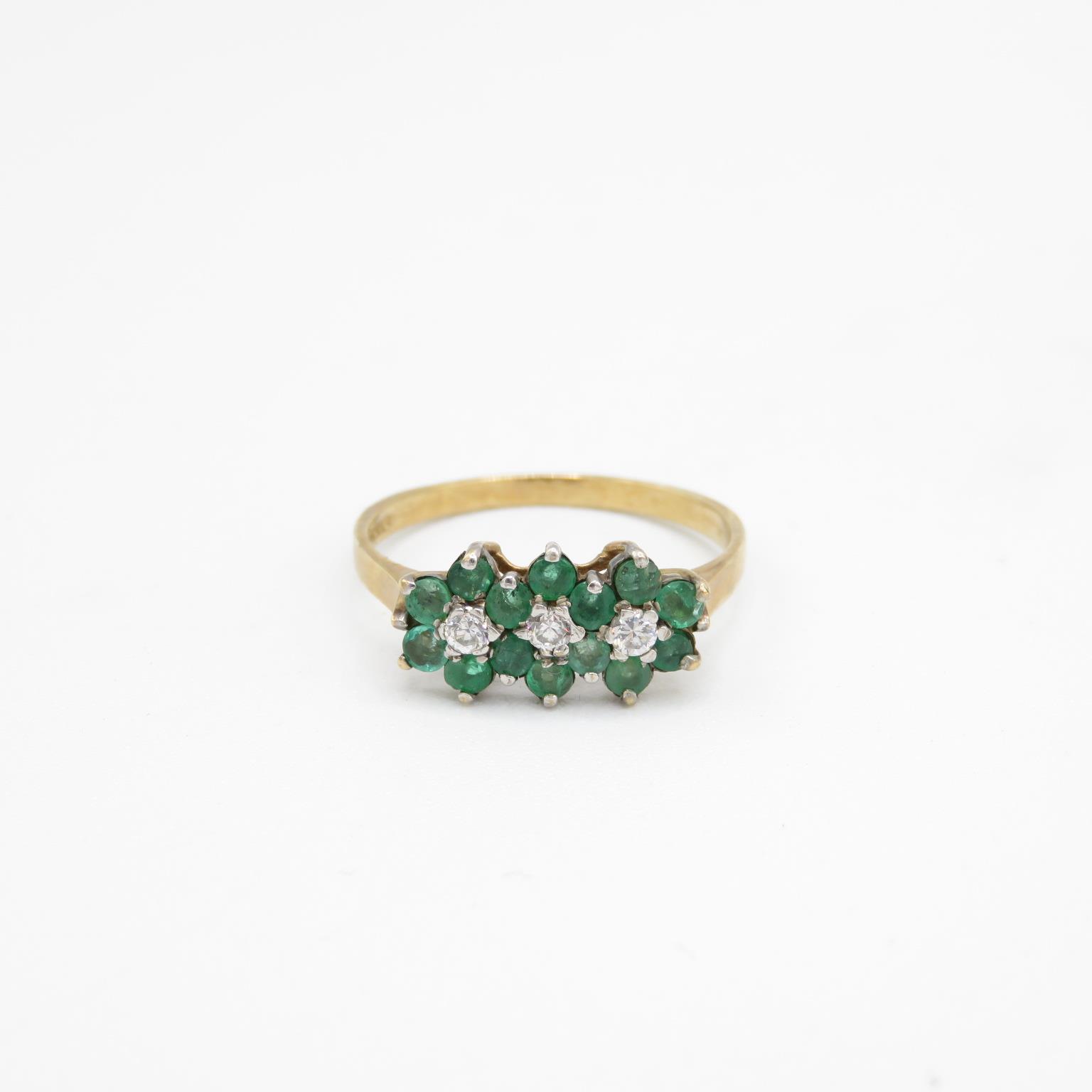 9ct gold vintage emerald & cubic zirconia cluster ring, claw set (1.8g) Size P