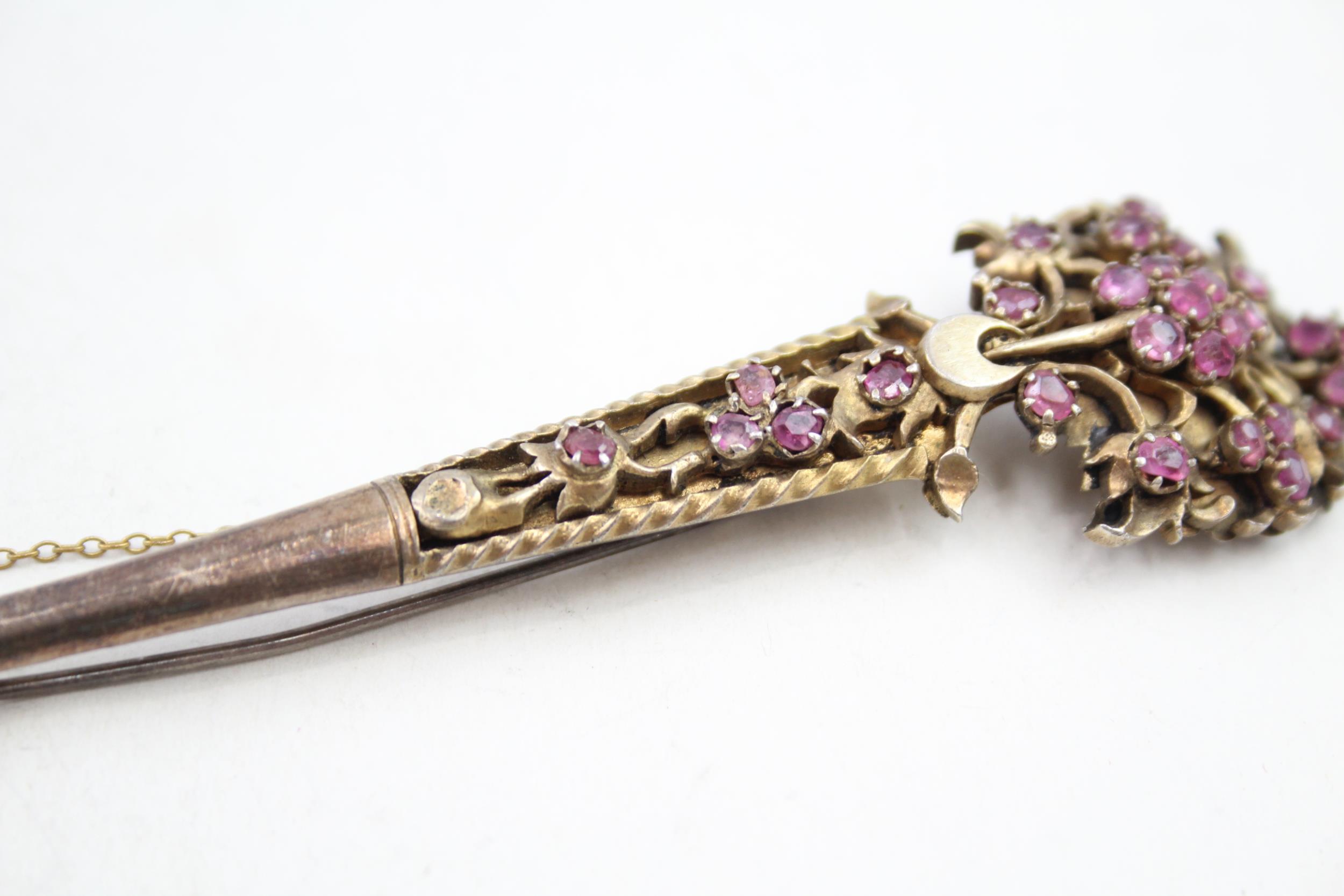 Antique 800 silver ruby set brooch (18g) - Image 3 of 7