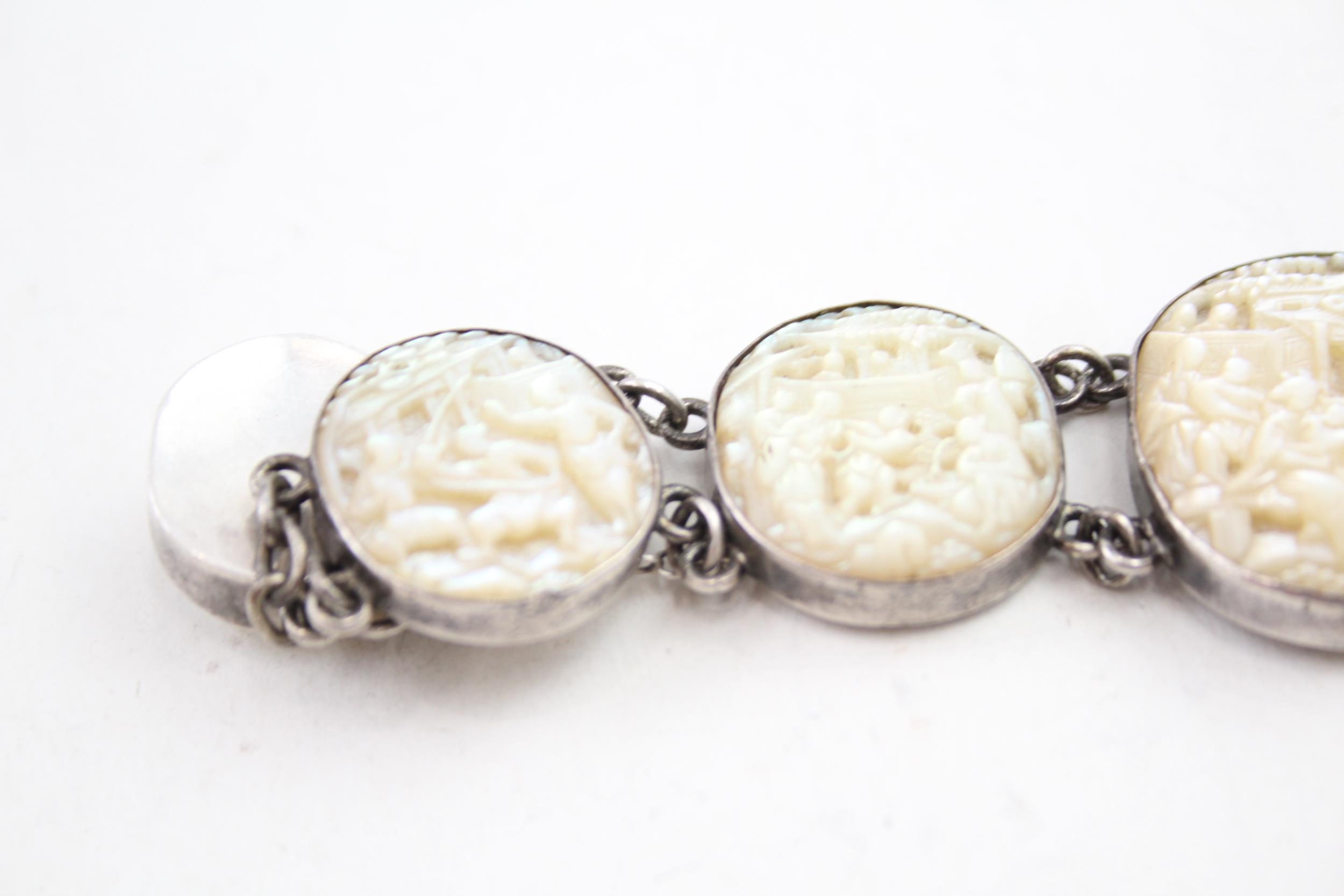 Antique Oriental carved mother of pearl sterling silver panel bracelet (34g) - Image 2 of 5