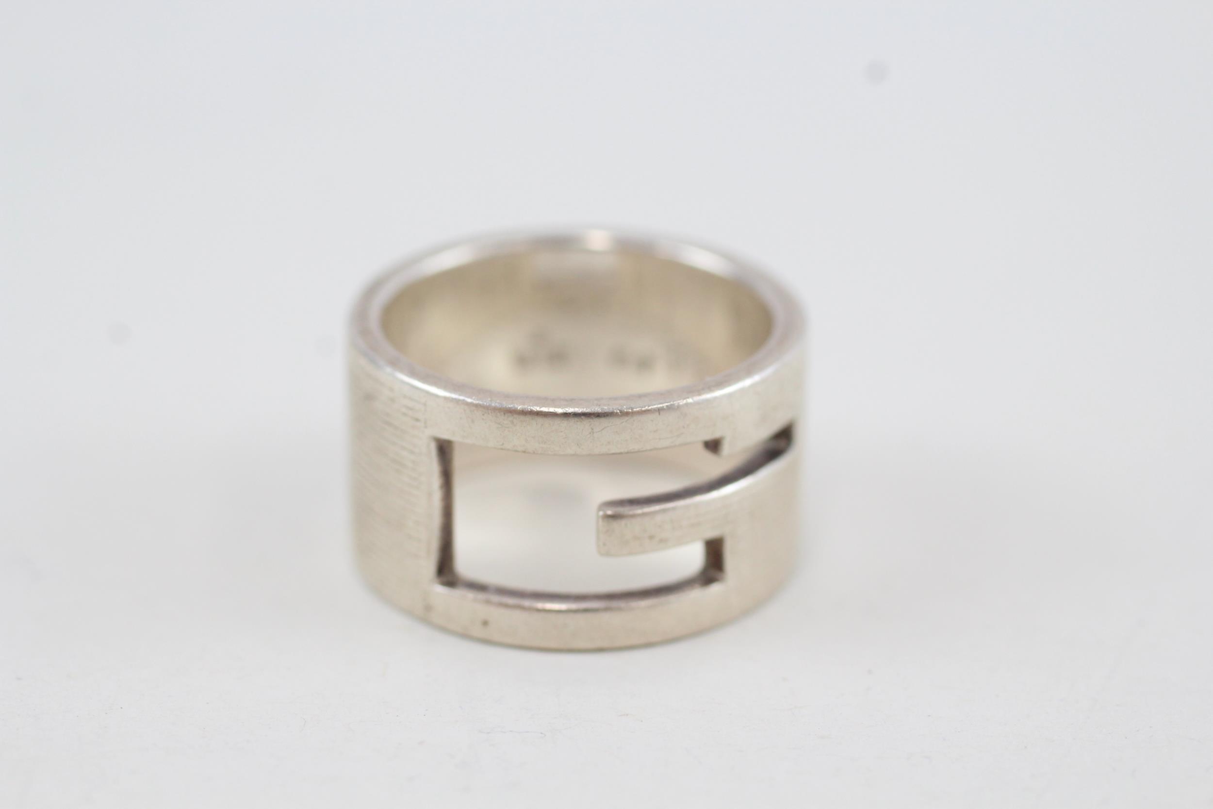 Gucci sterling silver G cutout statement ring (14g) Size O