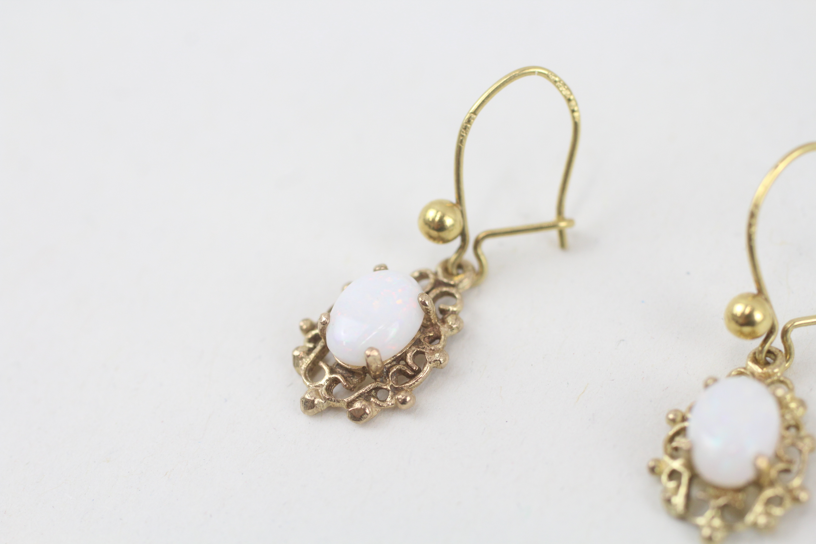 9ct gold opal single stone dangle earrings - 1.4 g - Image 3 of 6