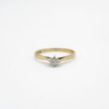 9ct gold diamond solitaire ring, claw set Size L - 1.2 g