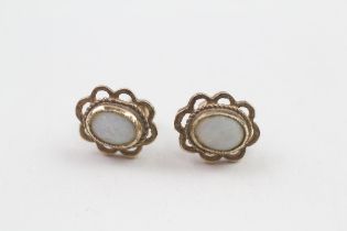 9ct gold opal stud earrings, scroll backs (2g)