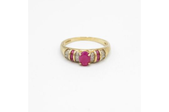 9ct gold ruby and diamond set dress ring Size O - 2 g - Image 1 of 4