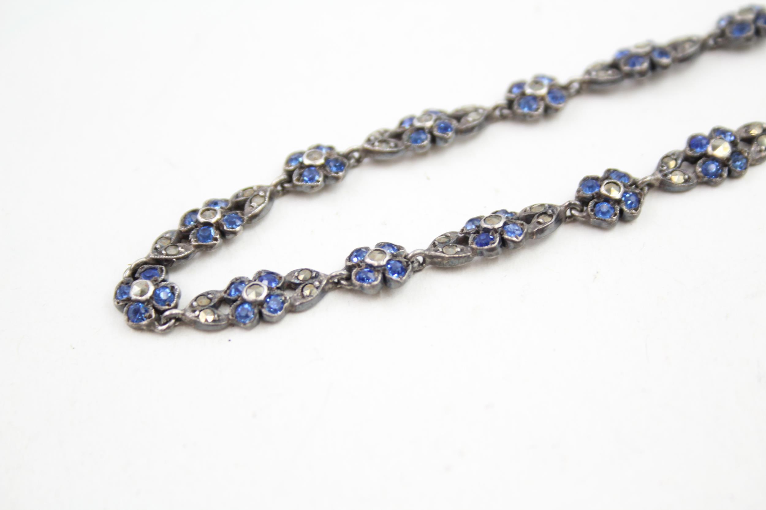 An early 20th century silver marcasite and paste floral necklace (clasp has 9ct tongue) (23g) - Image 2 of 6