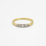 18ct gold single cut diamond five stone ring Size P - 2 g