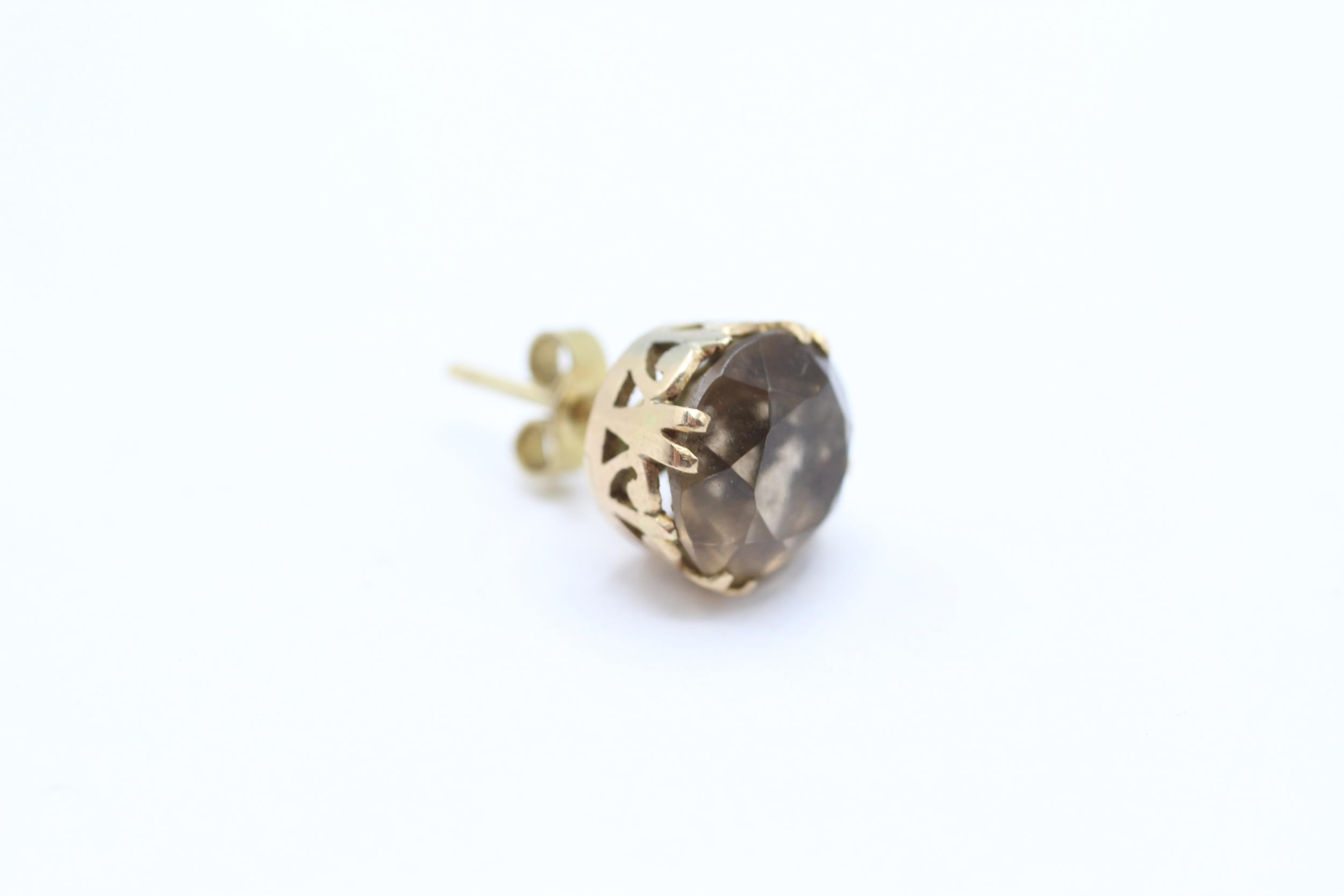 9ct gold smokey quartz stud earrings - 3.6 g - Image 2 of 4
