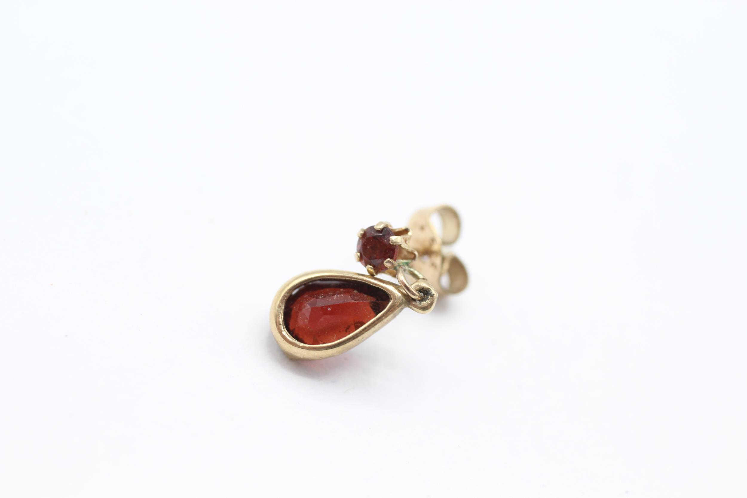 9ct gold pear cut garnet drop earrings with scroll backs - 1.3 g - Image 4 of 4