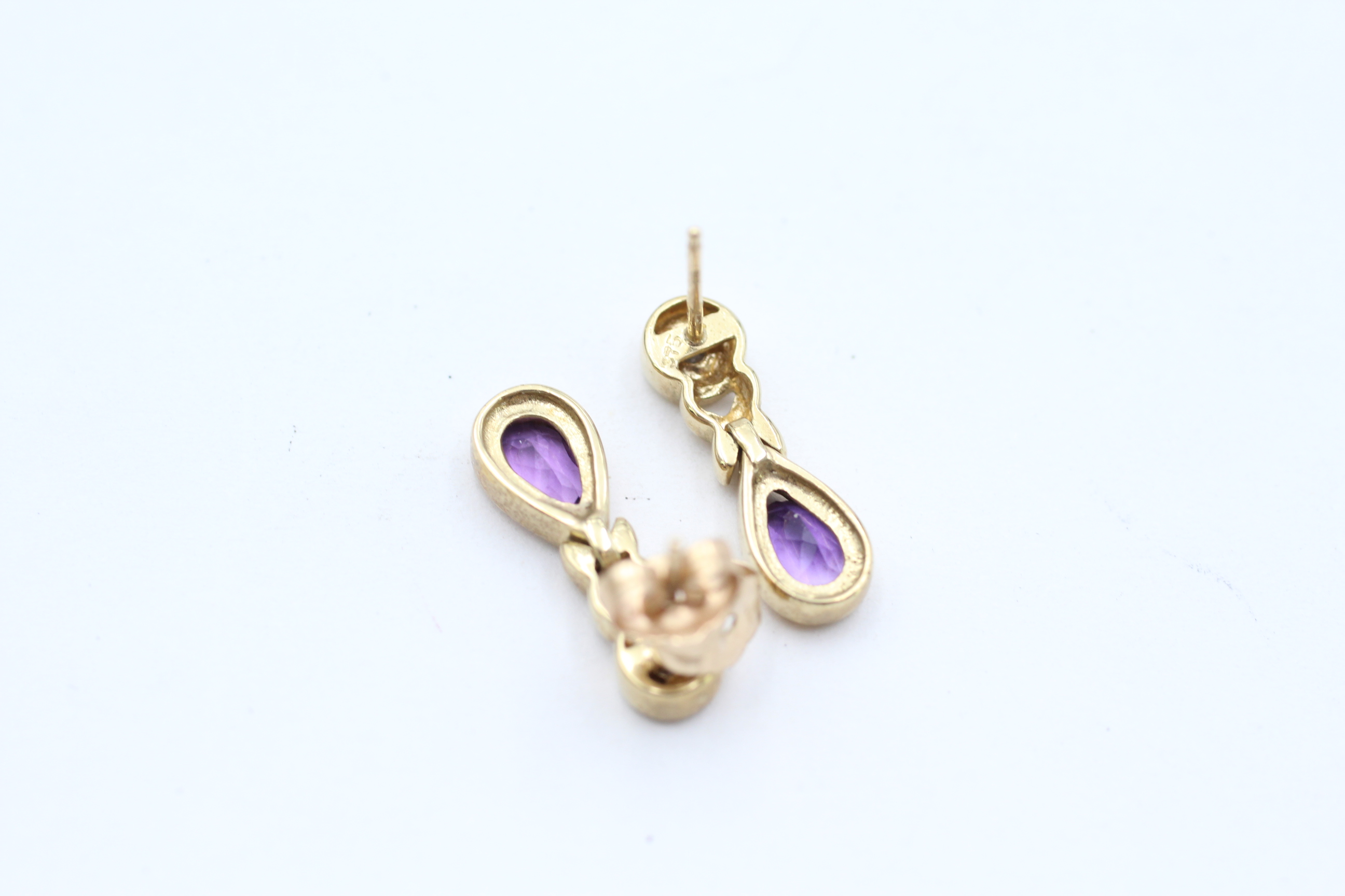 9ct gold diamond & pear shape amethyst dangle earrings - 2.6 g - Image 4 of 4