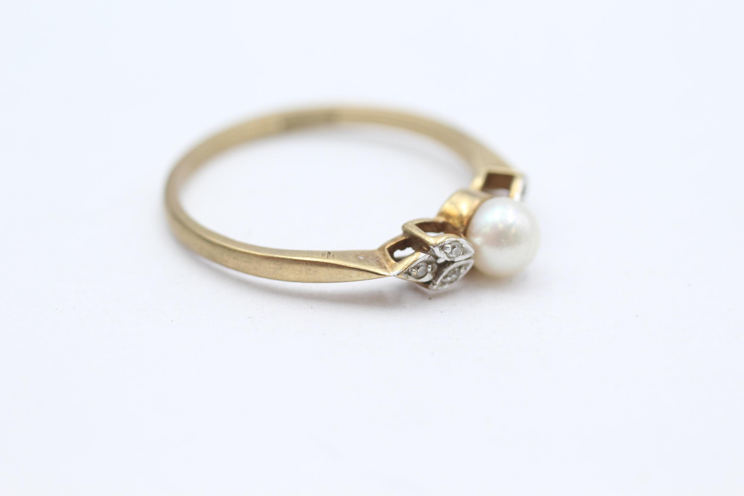 9ct gold cultured pearl & diamond dress ring Size R 1/2 - 1.9 g - Image 2 of 5