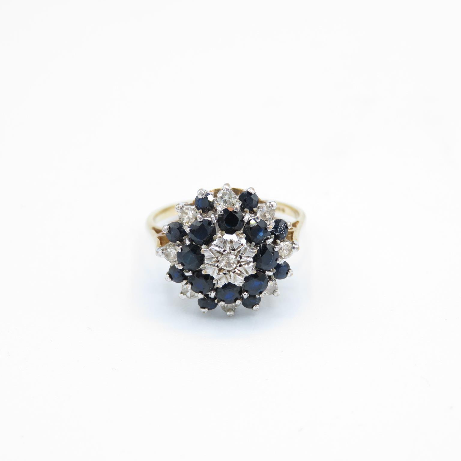9ct gold vintage sapphire & diamond cluster ring (3.8g) Size P