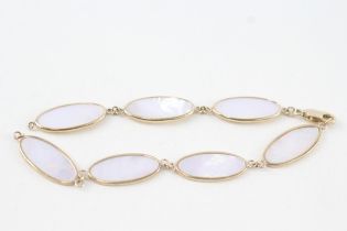 9ct gold mother of pearl bracelets (4.8g)