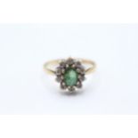 9ct gold vintage emerald & white gemstone cluster ring. Hallmarked: London 1981 Size O - 2.3 g