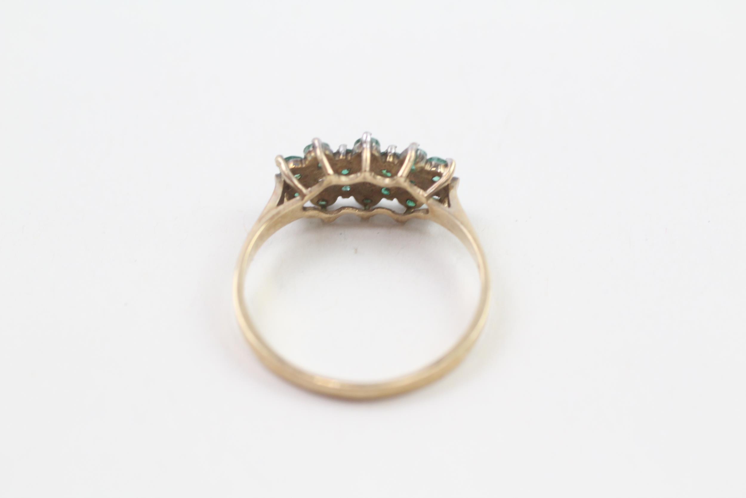 9ct gold vintage emerald & cubic zirconia cluster ring, claw set (1.8g) Size P - Bild 4 aus 4