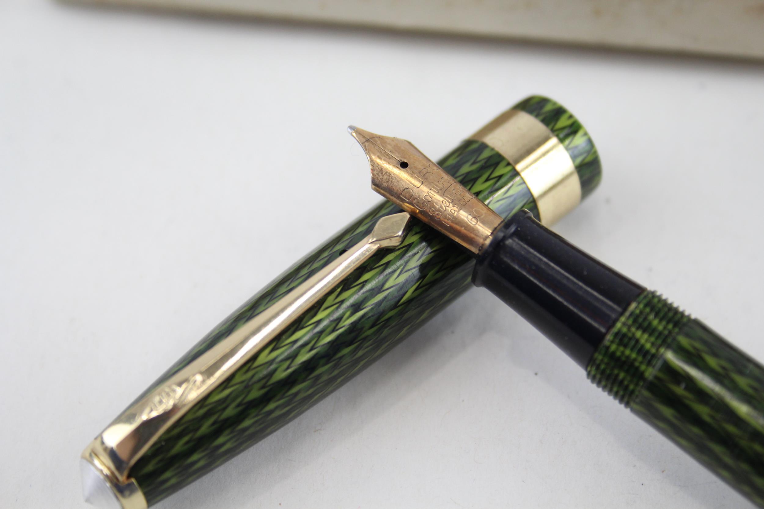 Vintage CONWAY STEWART 60L Green Casing Fountain Pen w/ 14ct Gold Nib WRITING - Boxed Dip Tested & - Image 2 of 4