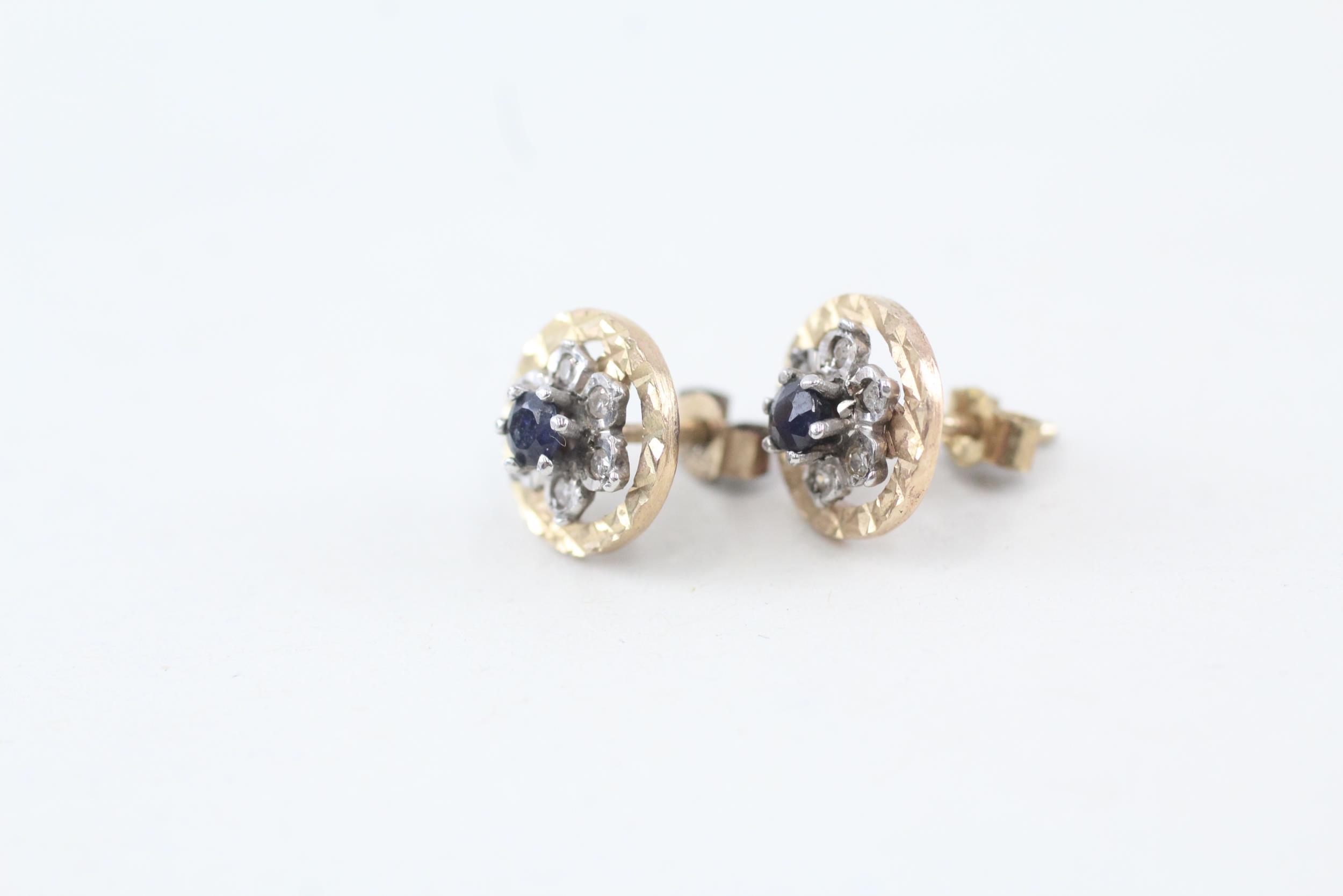 9ct gold vintage sapphire and diamond set floral cluster stud earrings - 1.6 g - Image 2 of 4