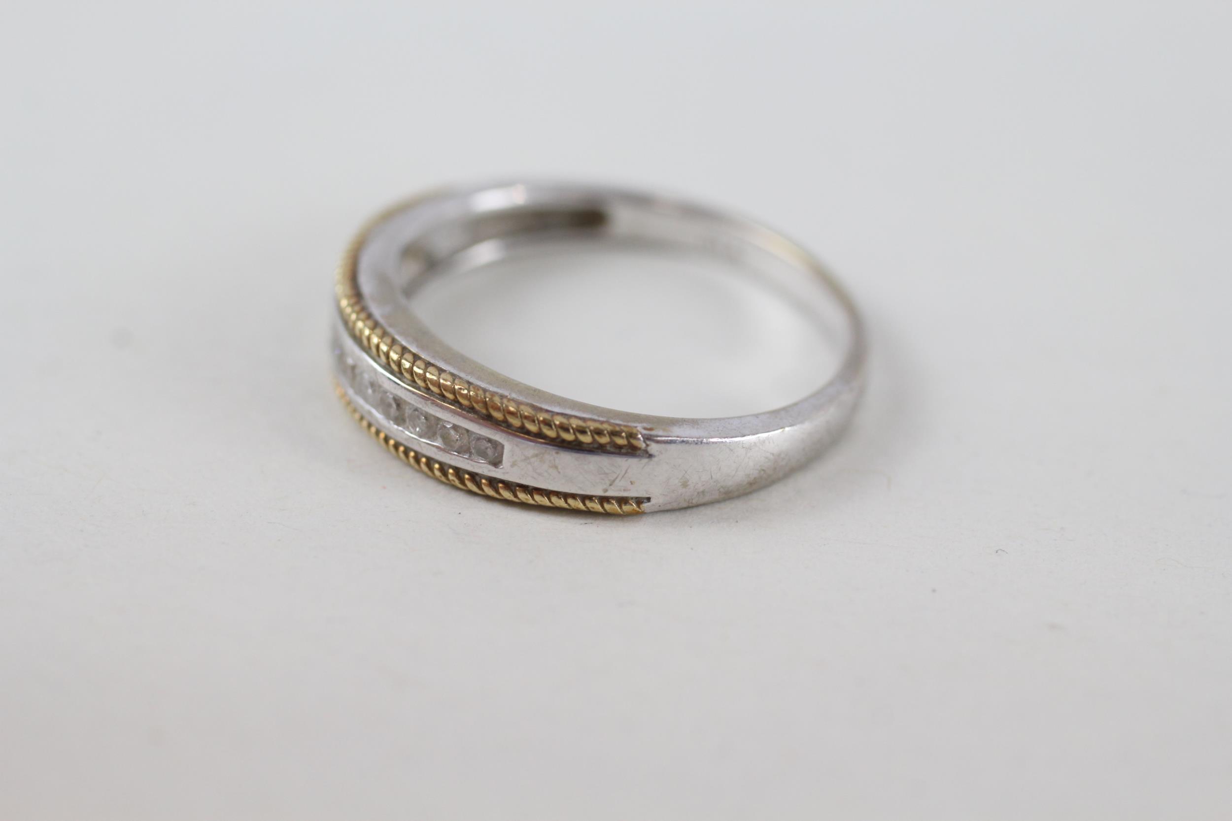 9ct gold bi-colour diamond half eternity ring , channel set (3g) Size Q - Image 5 of 5