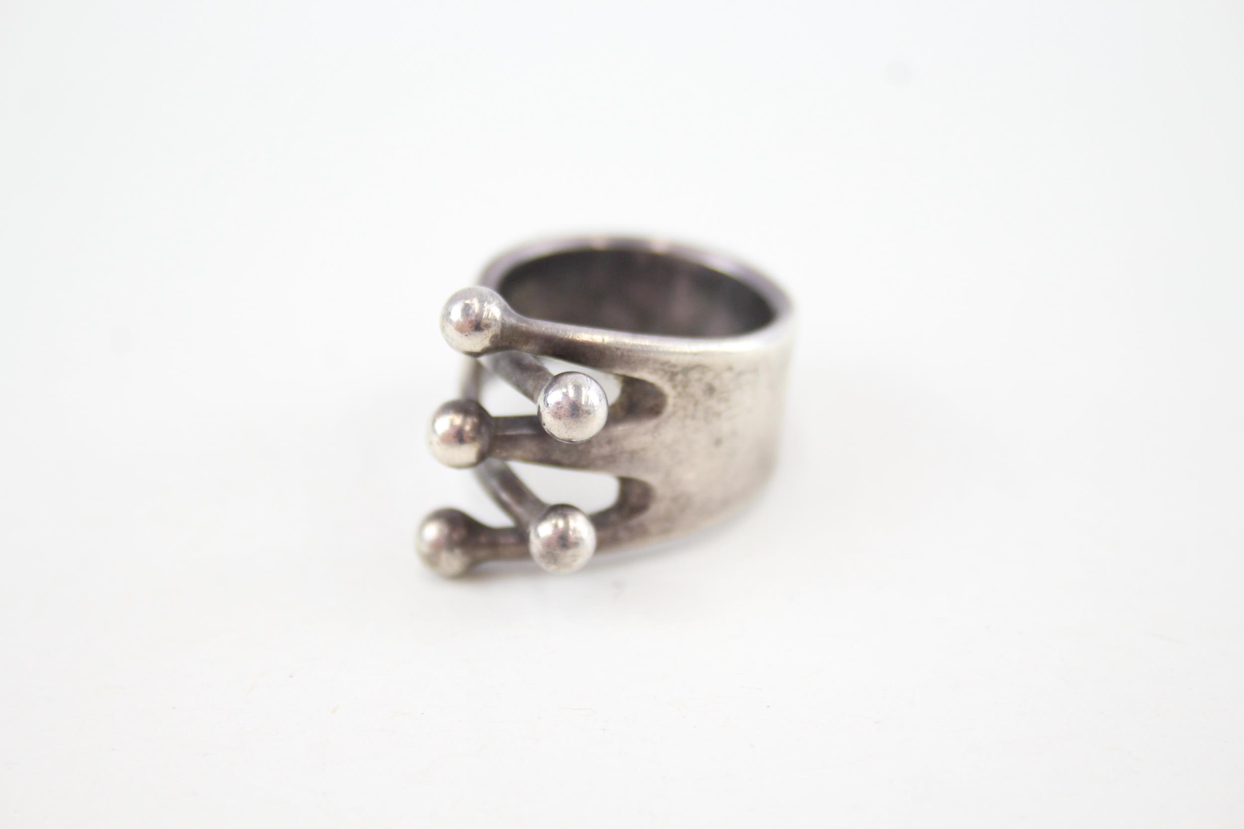 Two mid century Scandinavian silver jewellery pieces (15g). - Image 3 of 6