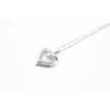 9ct white gold diamond heart pendant on chain - 2.2 g