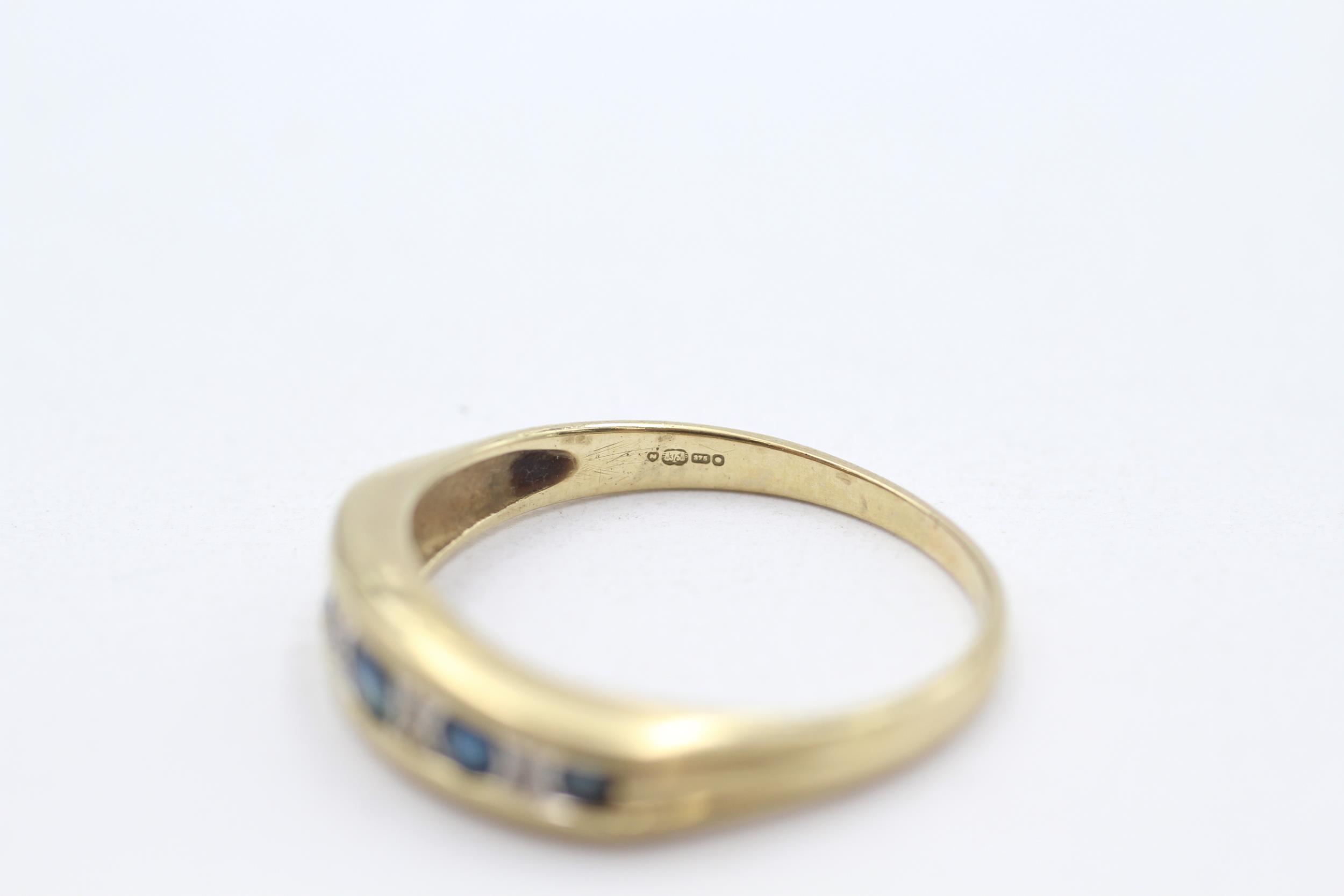 9ct gold sapphire & diamond half eternity ring Size O 1/2 - 2.2 g - Image 4 of 4
