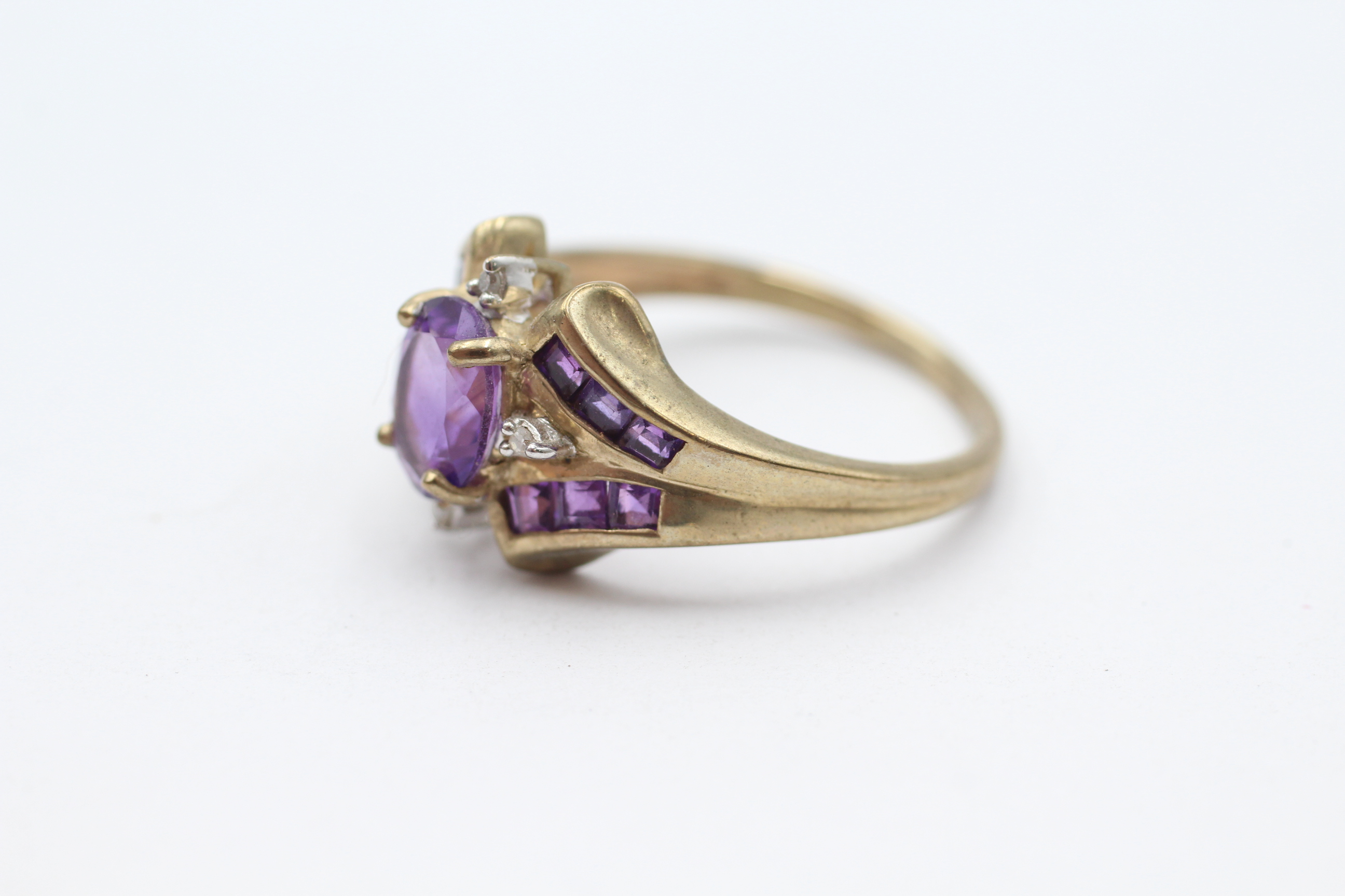 9ct gold diamond & amethyst cluster ring with tapered shank Size P 1/2 - 3.2 g - Image 3 of 4