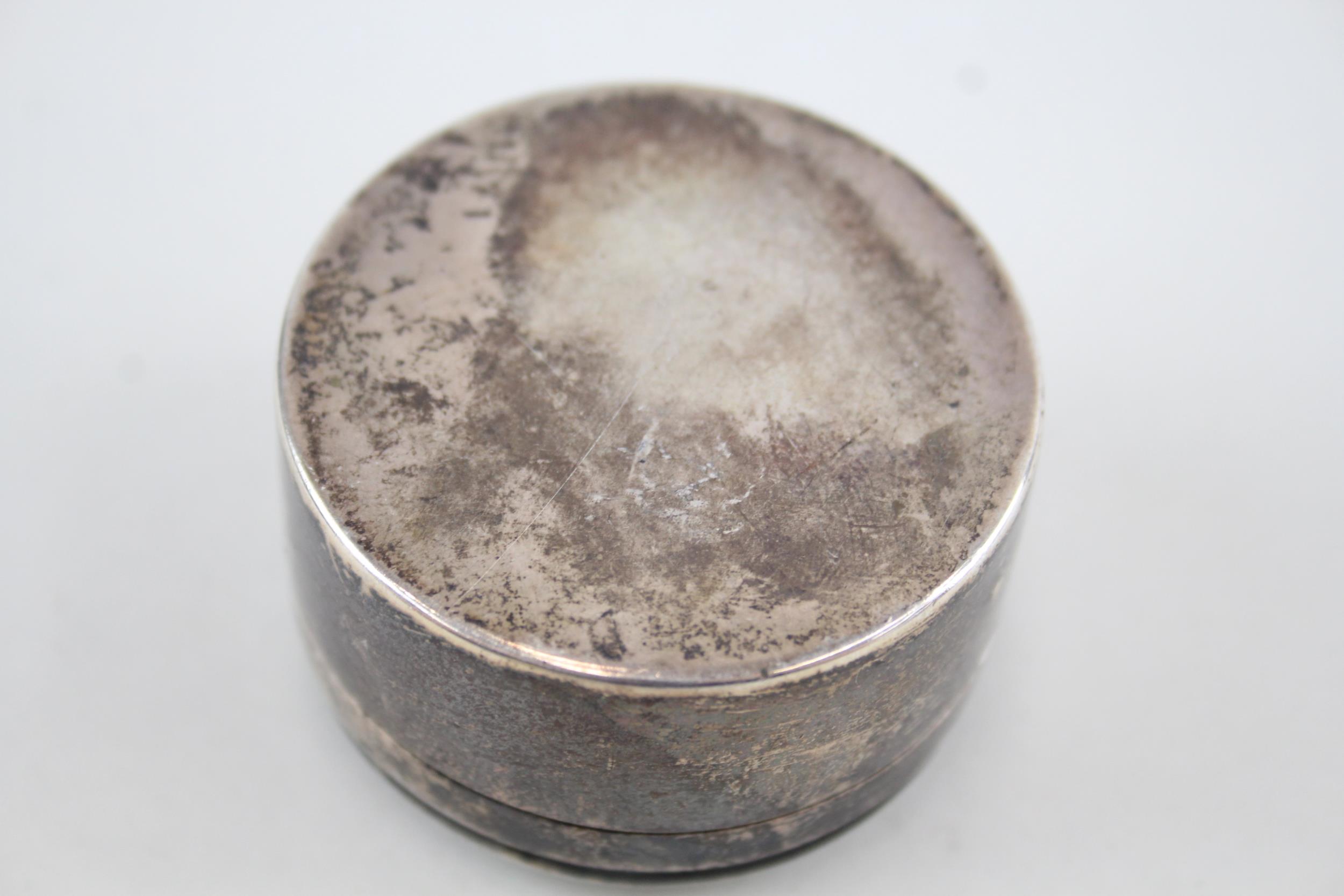 Antique 1912 Chester Sterling Silver Guilloche Enamel Trinket Box w/ Enamel 48g - w/ Pink & White - Image 4 of 4