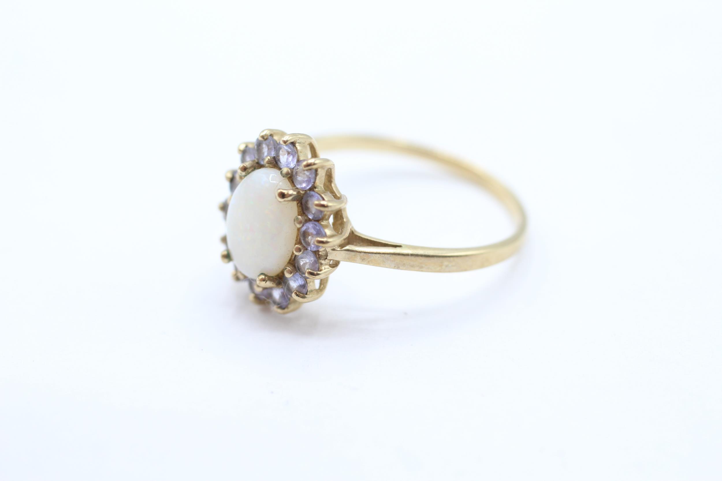 9ct gold opal and tanzanite set cluster ring Size P - 2 g - Image 3 of 4