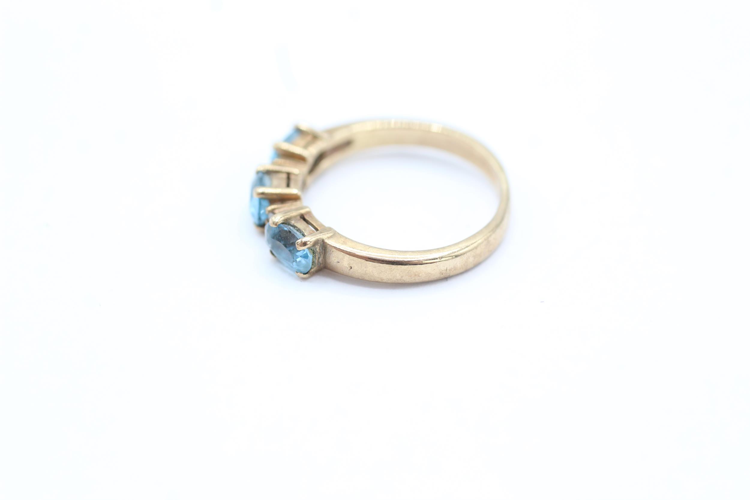 9ct gold blue topaz and diamond set band dress ring Size H 1/2 - 2 g - Image 4 of 4