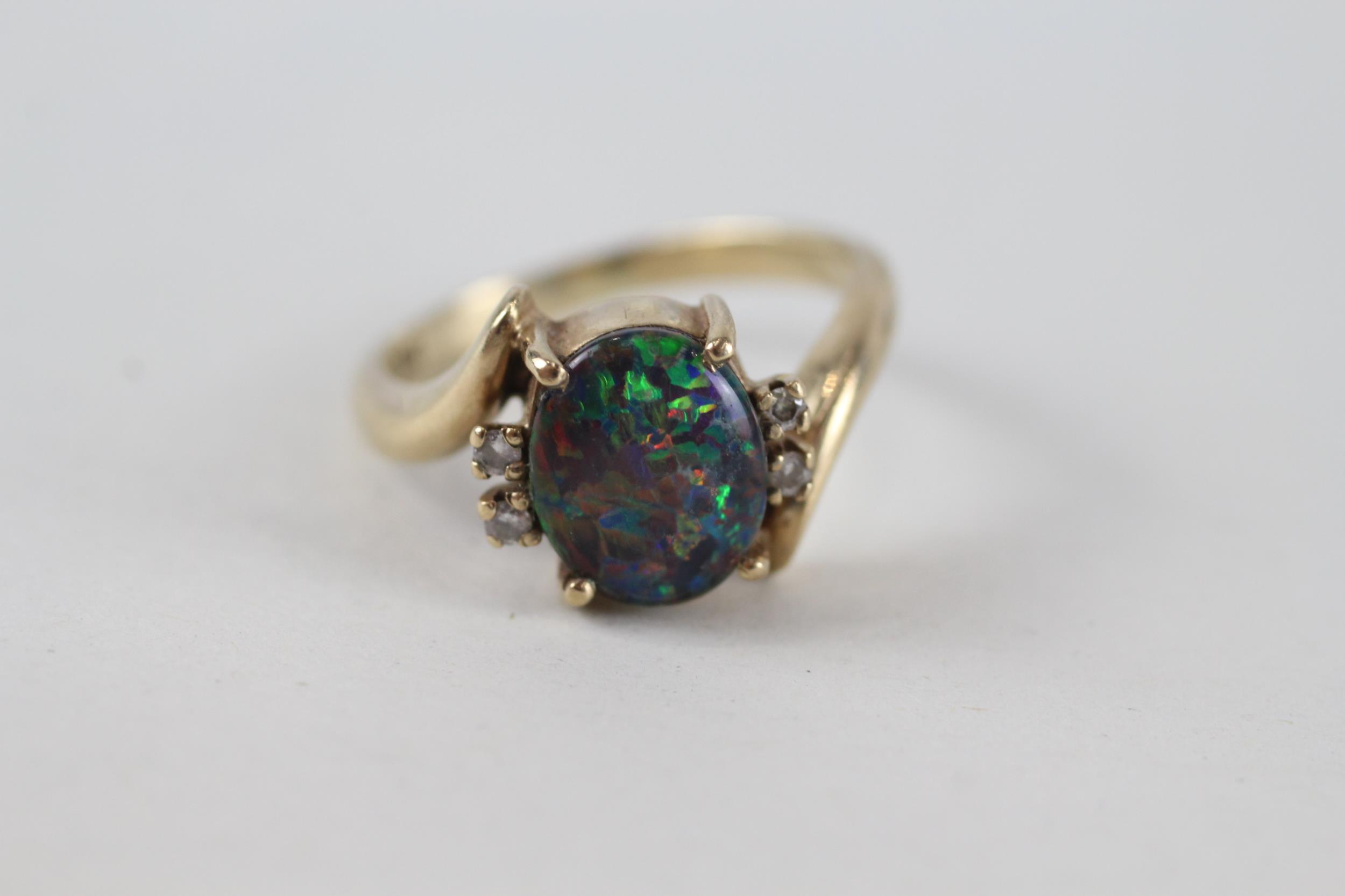 9ct gold vintage opal triplet & diamond dress ring, claw set (3.6g) Size M - Image 2 of 4