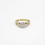 9ct gold vintage illusion set diamond solitaire ring Size K - 2 g