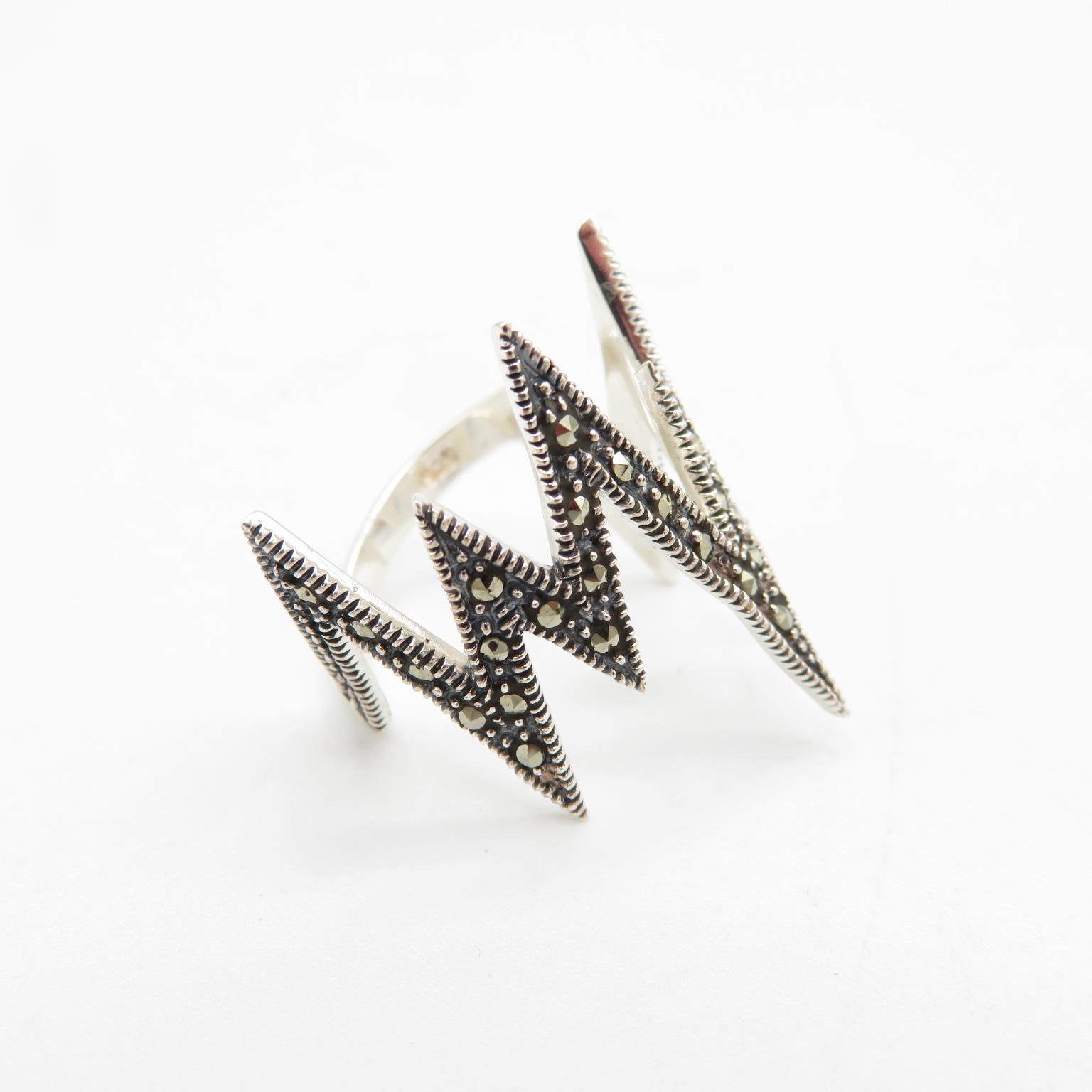 HM 925 Sterling Silver Zig Zag ring (5.1g) In excellent condition - Image 4 of 6