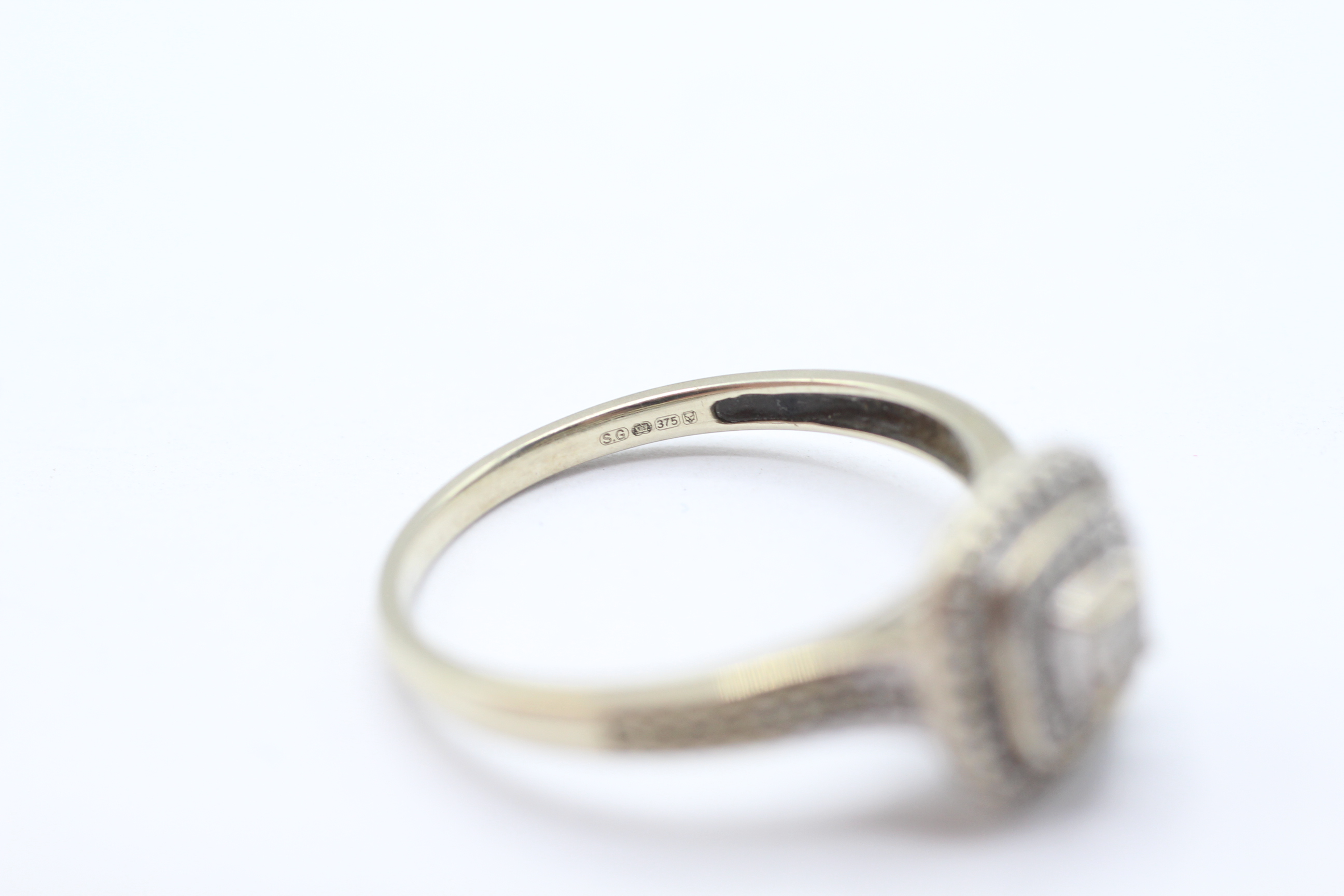 9ct gold diamond halo ring Size T - 3.1 g - Bild 5 aus 5
