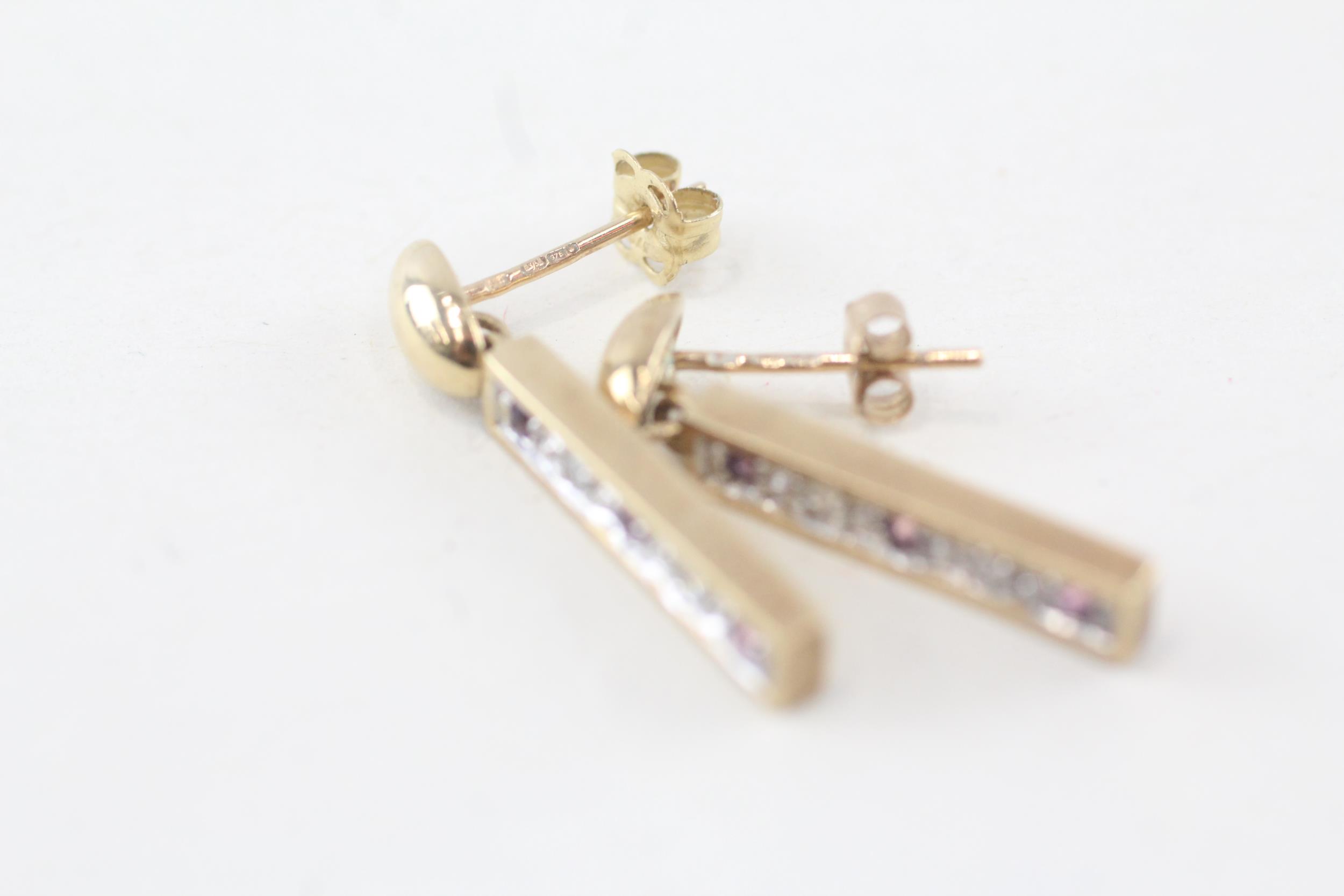 9ct gold diamond & amethyst five stone bar dangle earrings - 2.5 g - Image 2 of 4