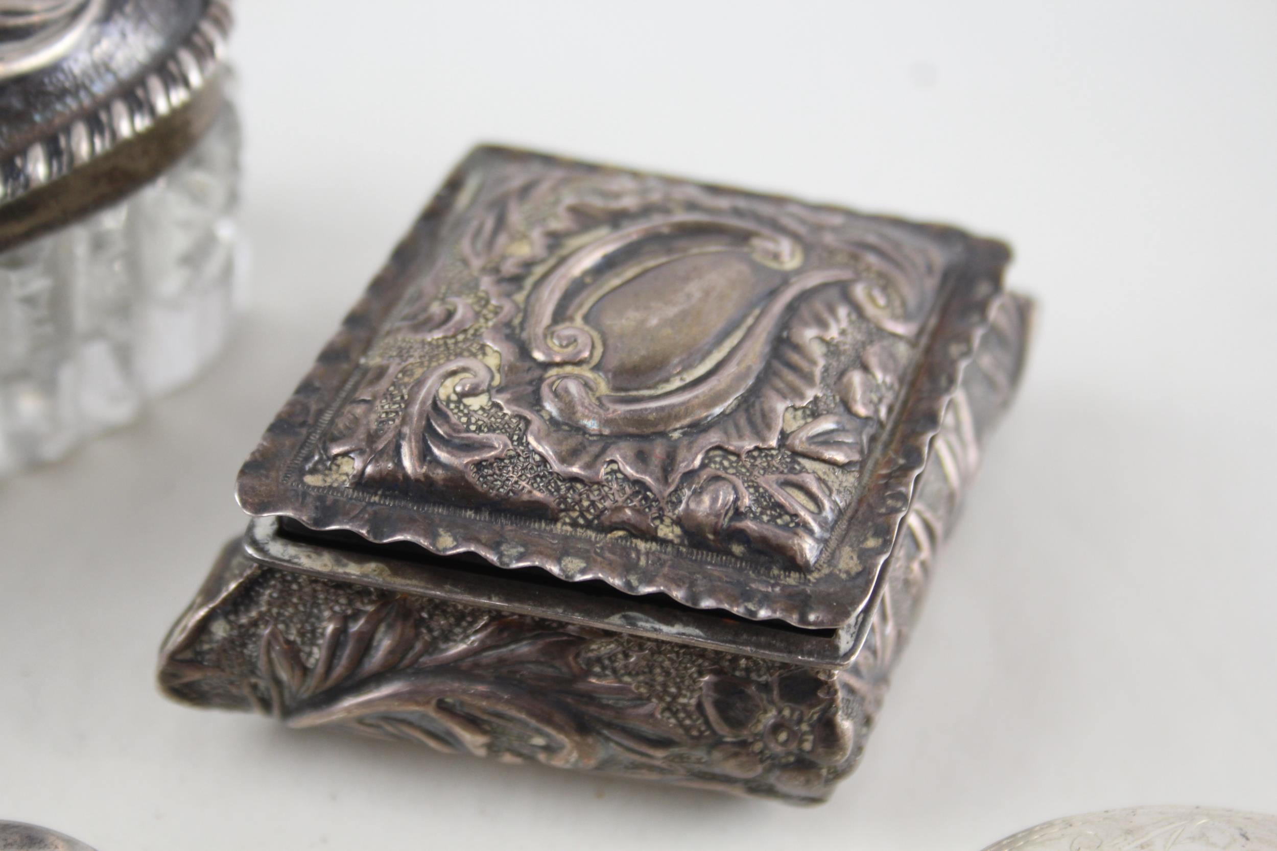 5 x Antique / Vintage Hallmarked .925 Sterling Silver Pill / Trinket Boxes 112g - Inc Cut Glass, - Image 3 of 6