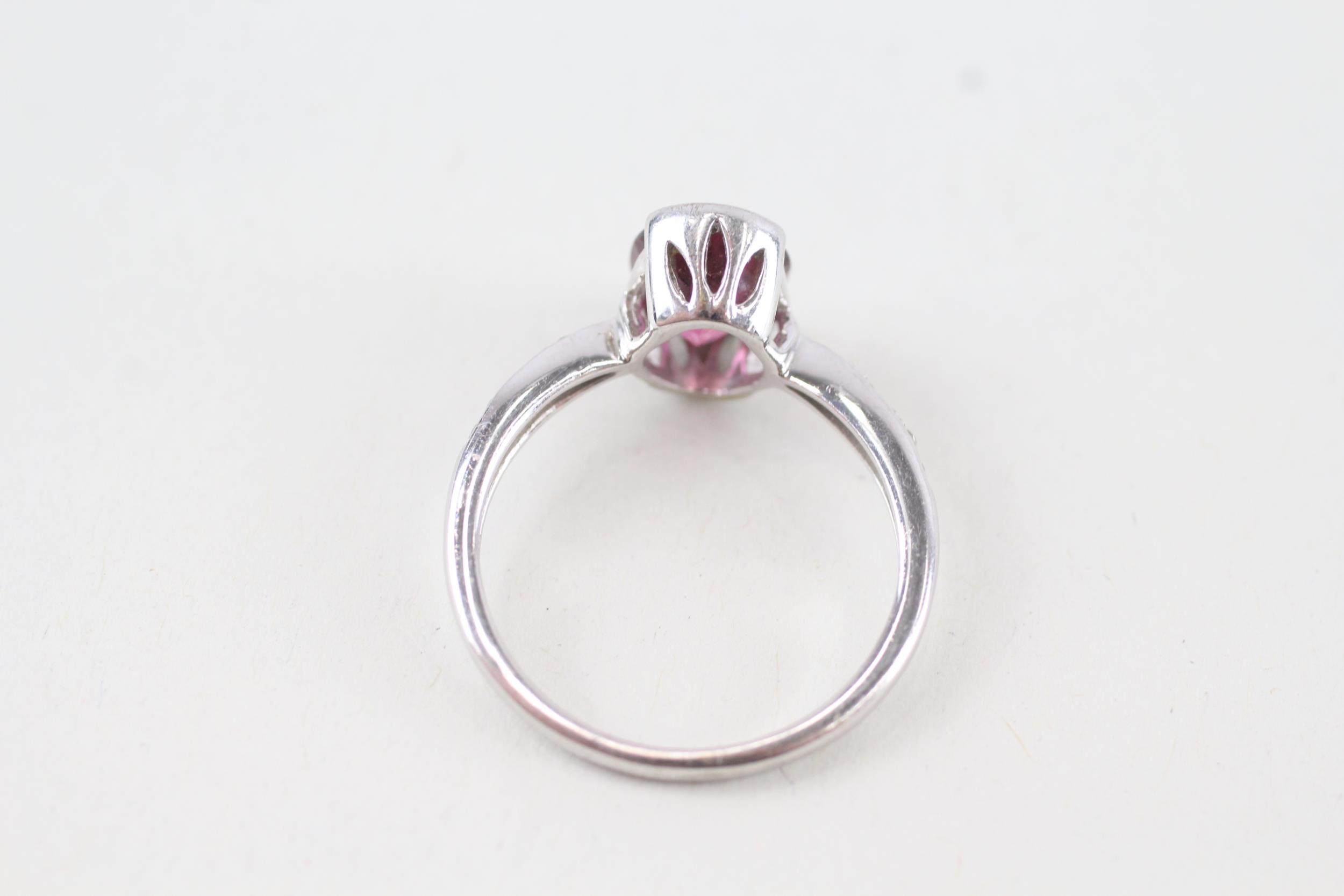 9ct gold oval cut pink tourmaline & diamond ring (2.8g) Size N - Image 4 of 4