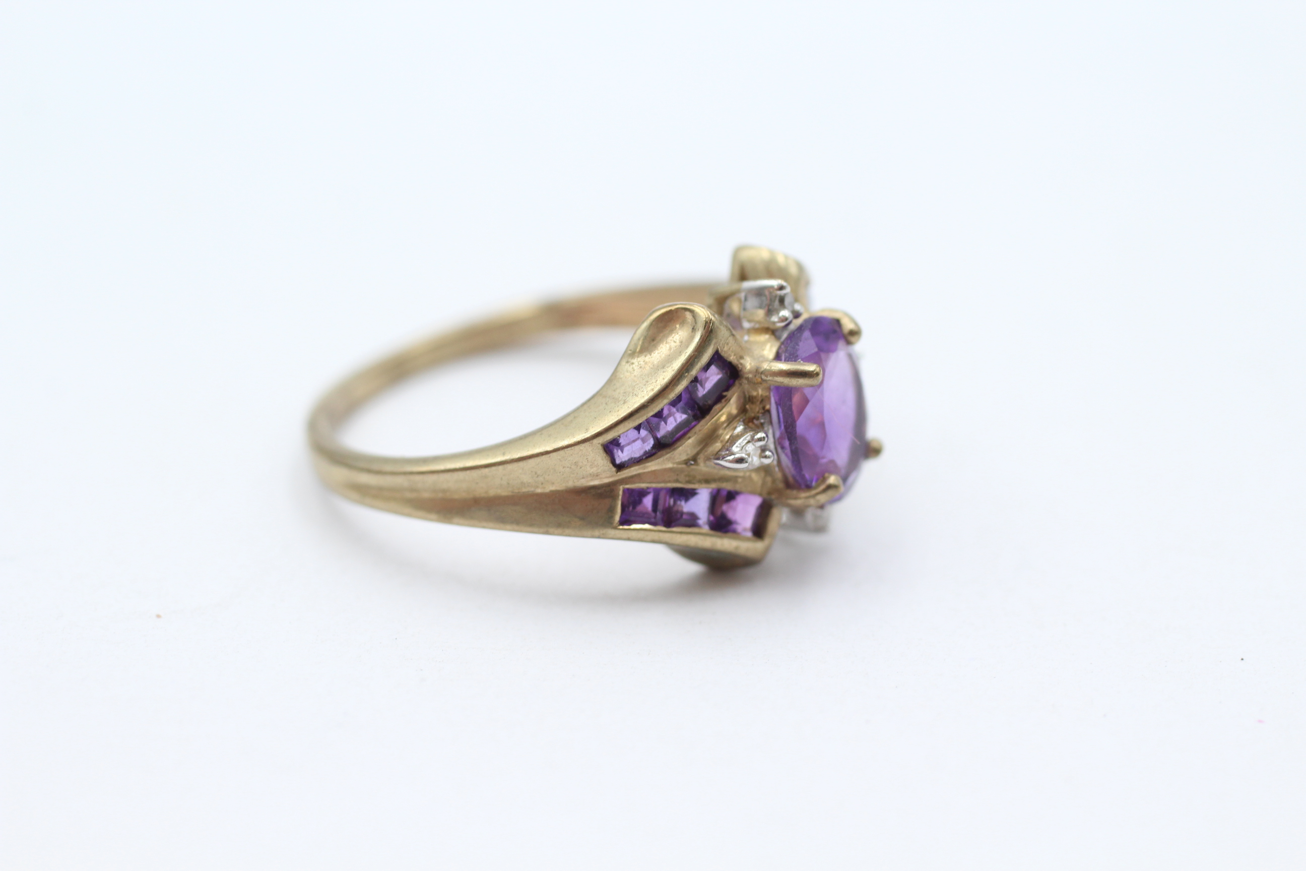 9ct gold diamond & amethyst cluster ring with tapered shank Size P 1/2 - 3.2 g - Image 2 of 4