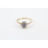 9ct gold vintage oval cut sapphire & diamond cluster ring, claw set Size K - 1.4 g