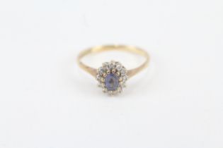 9ct gold vintage oval cut sapphire & diamond cluster ring, claw set Size K - 1.4 g