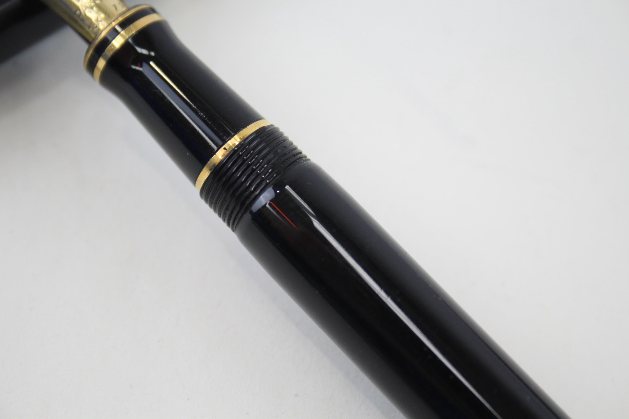 PARKER Duofold Special Black Lacquer Fountain Pen w/ 18ct Gold Nib WRITING - Dip Tested & WRITING In - Image 3 of 5