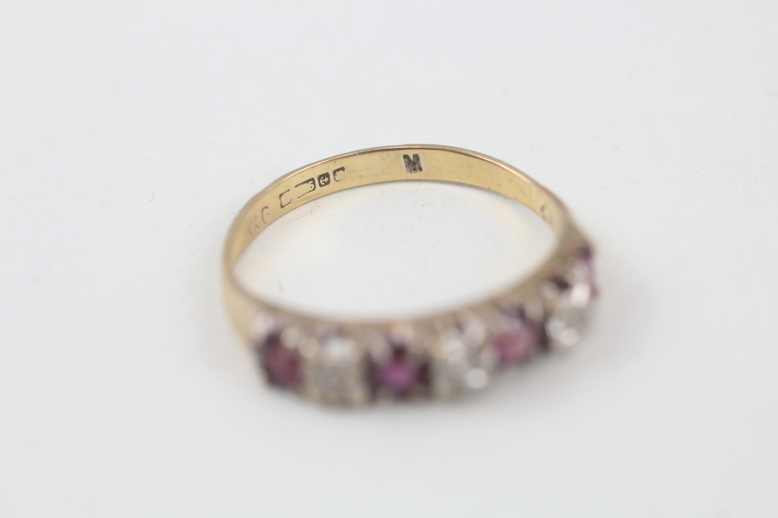9ct gold diamond & ruby seven stone ring Size P 1/2 - 2 g - Image 3 of 6