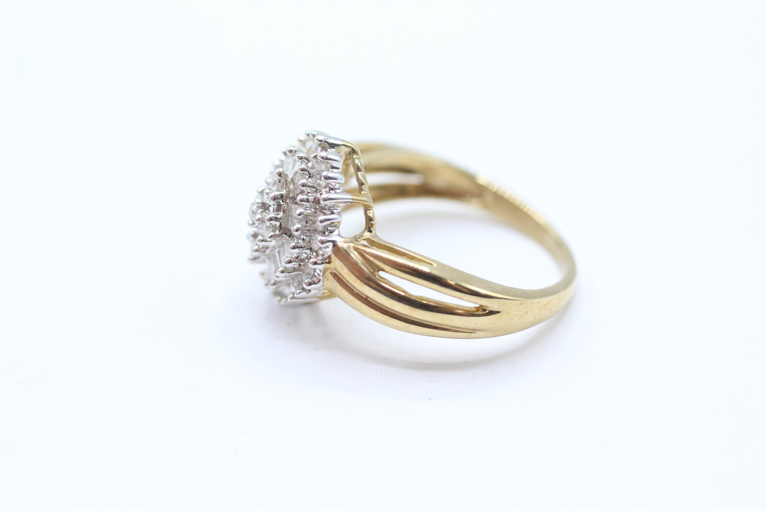 9ct gold vari-cut diamond cluster ring Size N - 3.9 g - Image 3 of 4