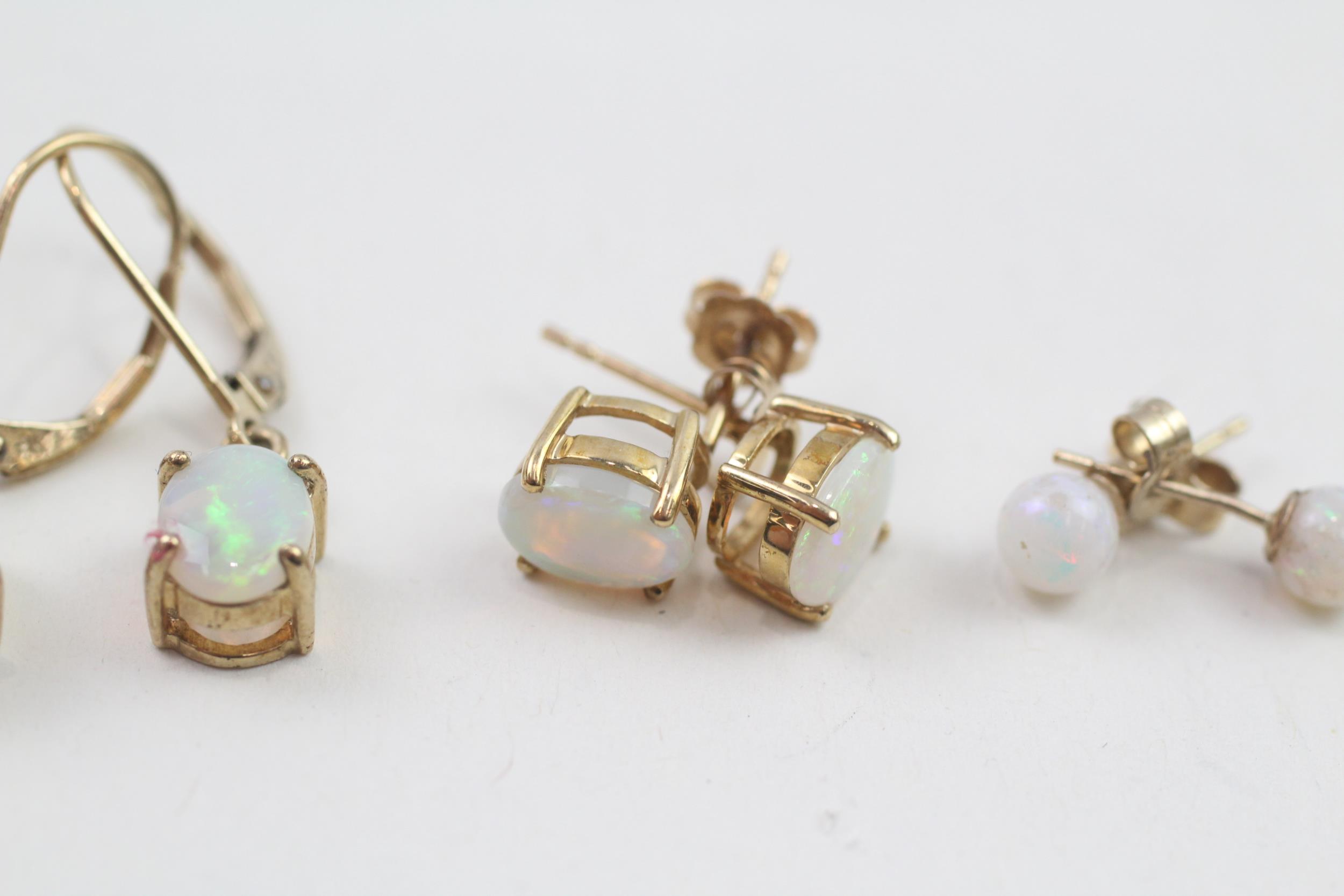 3 x 9ct gold opal earrings (3.6g) - Image 3 of 4