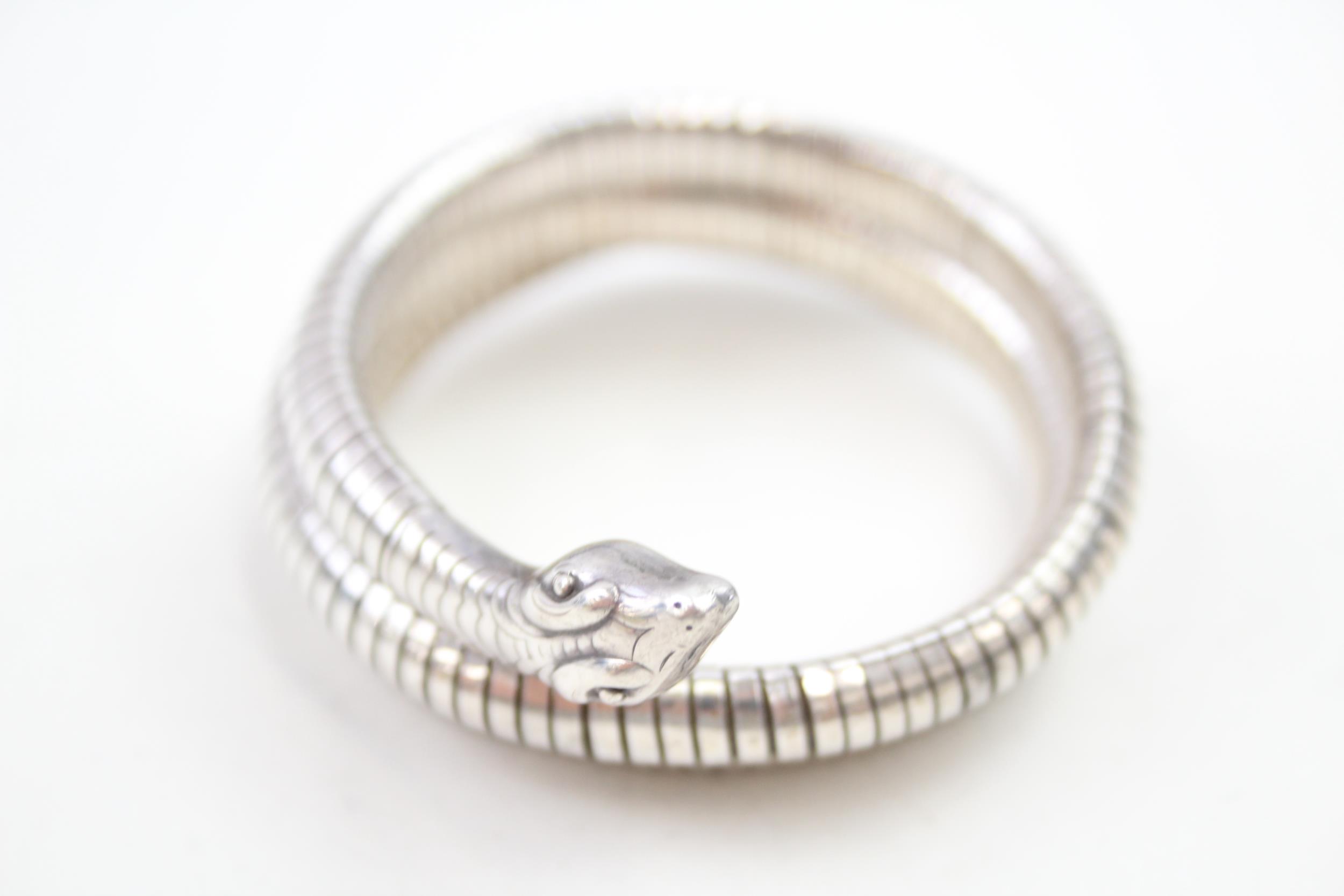 An 835 silver mid century wrap around snake bracelet (43g) - Image 5 of 5