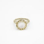 9ct gold mother of pearl dress ring with a pierced patterned mount Size S - 3 g