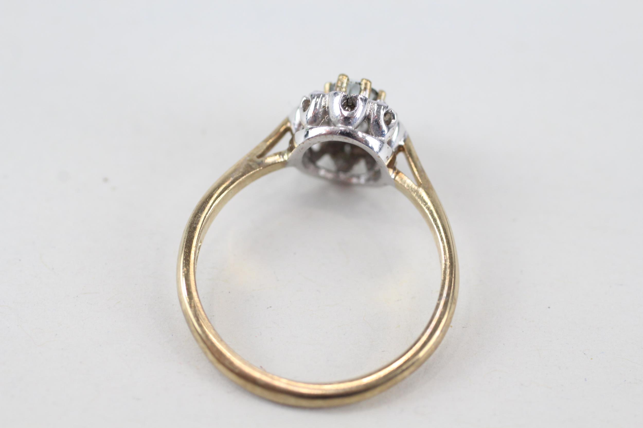 9ct gold oval cut aquamarine & diamond cluster ring (2.6g) Size O - Image 4 of 4