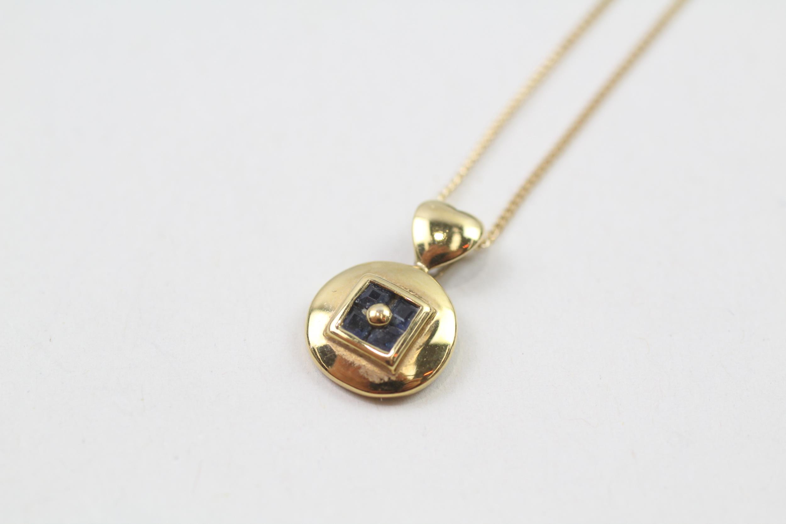 9ct gold square cut sapphire pendant necklace (1.5g)