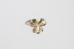 9ct gold three leaf clover charm - 0.2 g