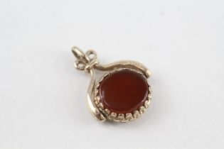 9ct gold vintage carnelian & black onyx articulated fob (5.2g)