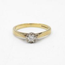 9ct gold diamond solitaire ring, claw set (2.3g) Size M